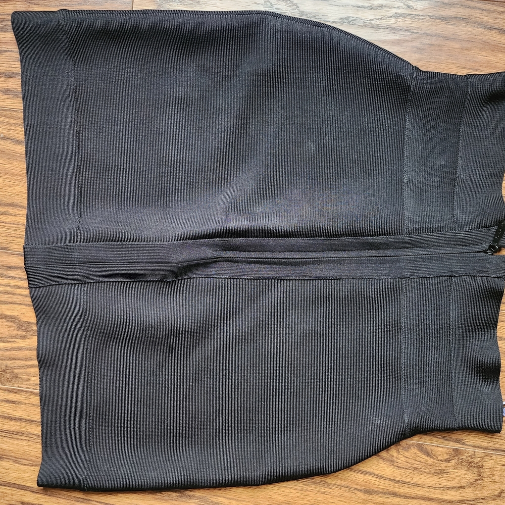 Herve Leger Black Pencil Skirt - Picture 2 of 3